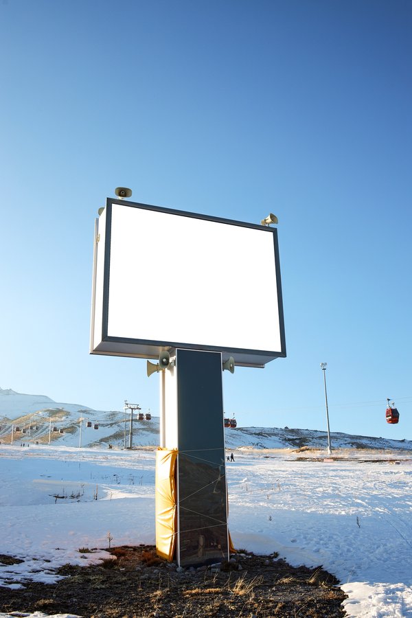 Décoration hivernale : personnalisez votre affiche de ski unique