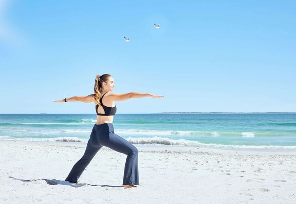 Comment les séances de yoga peuvent-elles améliorer la flexibilité des danseurs de ballet?